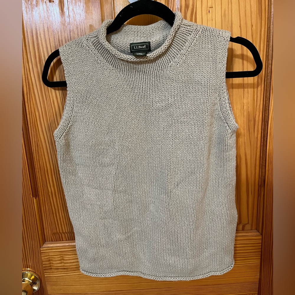 L.L.Bean Vintage Sleeveless Knit Top in Beige - Picture 2 of 8